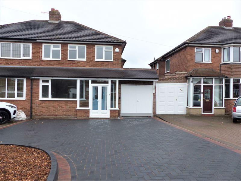 Lowlands Avenue, Streetly, Sutton... 3 bed semidetached house £350,000