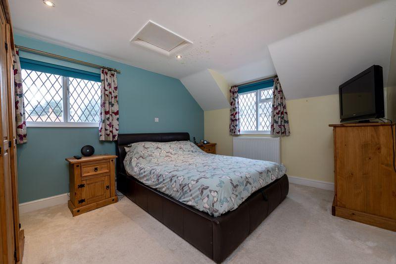 Master bedroom/1