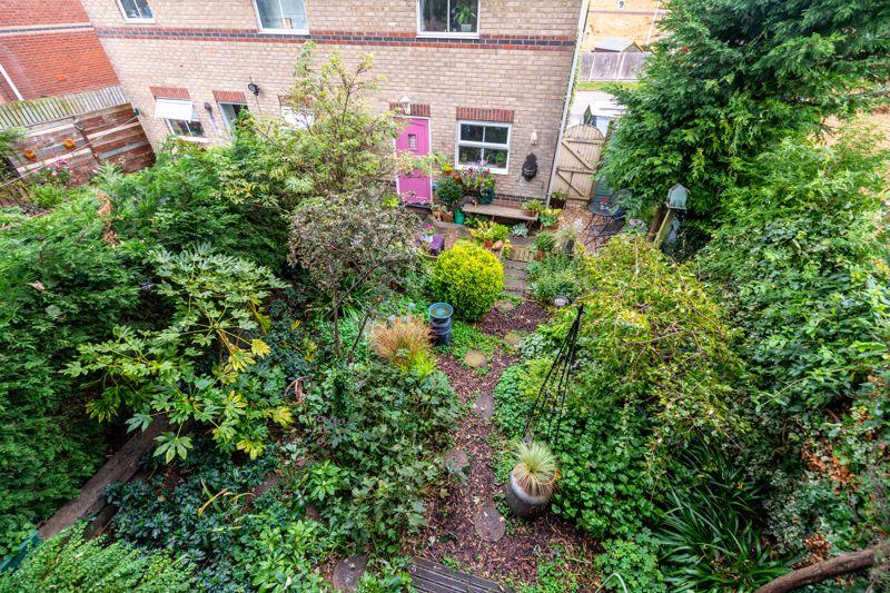 Overhead garden