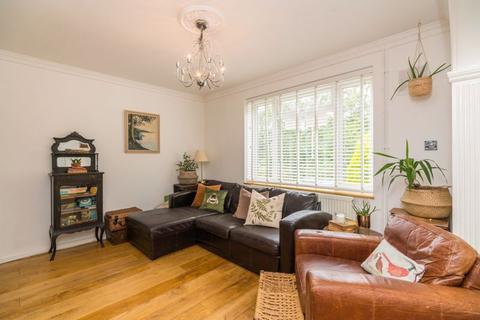 68 Stapleton Road, Borehamwood, WD6 5BW