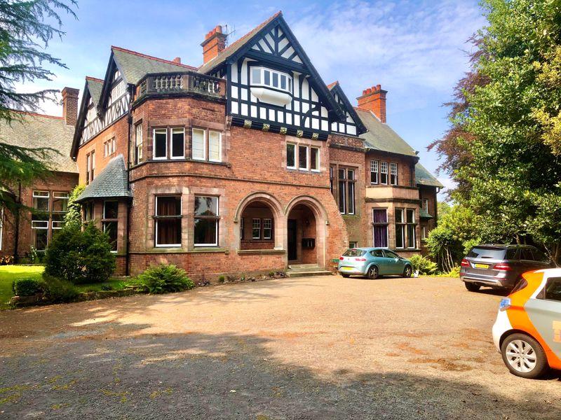 Kingsley Road, Frodsham 2 bed manor house £1,000 pcm (£231 pw)