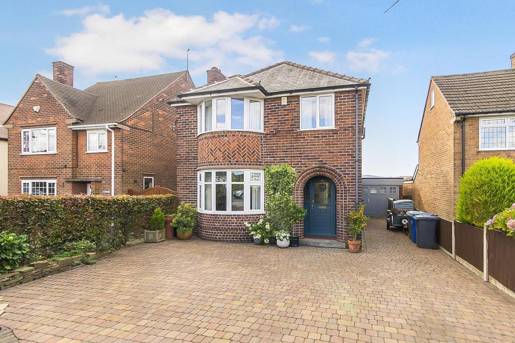 Foljambe Avenue, Walton, Chesterfield 3 bed detached house £359,950