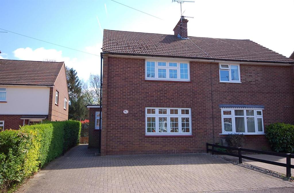 Mountney Close, Ingatestone 2 bed semidetached house £369,995