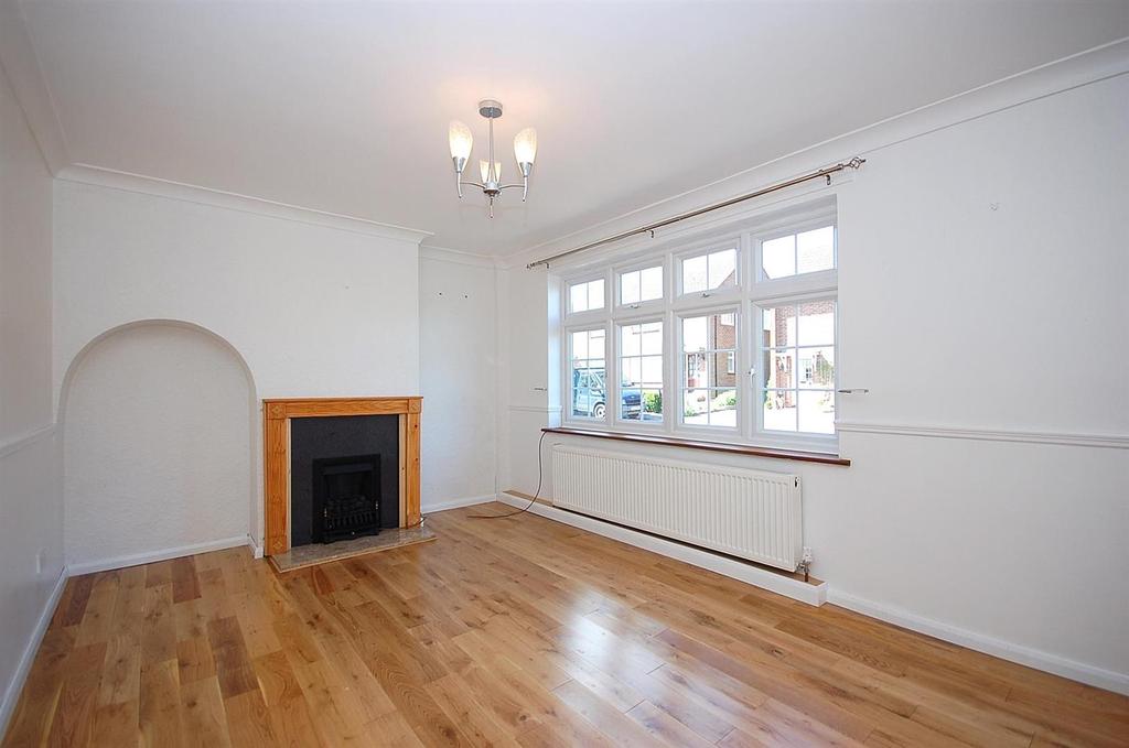 Mountney Close, Ingatestone 2 bed semidetached house £369,995