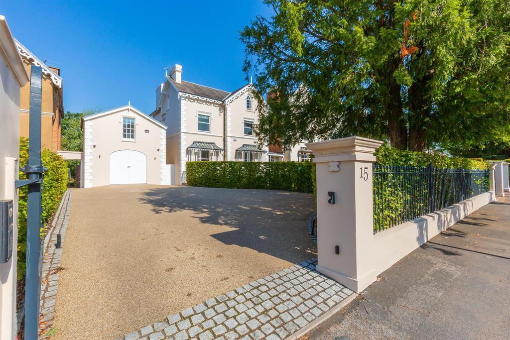 15 Leam Terrace Medium-17.jpg