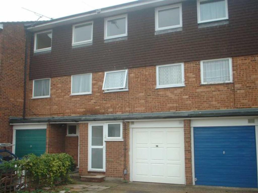 Crabtree Lane, Hemel Hempstead House share £450 pcm (£104 pw)