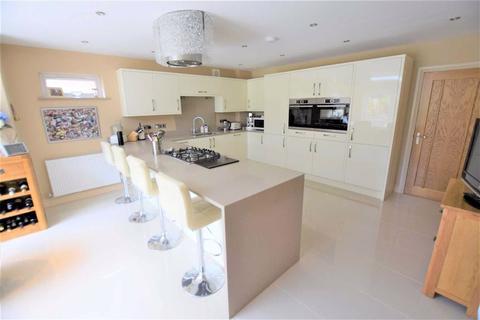 Hollybush Sling Lane, Fernhill Heath, Worcester, WR3 8RH