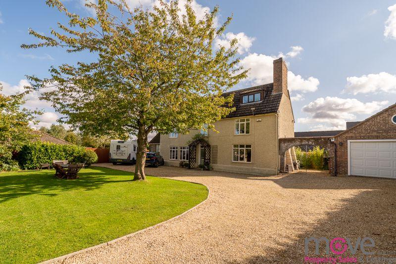 Parton Road, Churchdown 6 bed link detached house £650,000