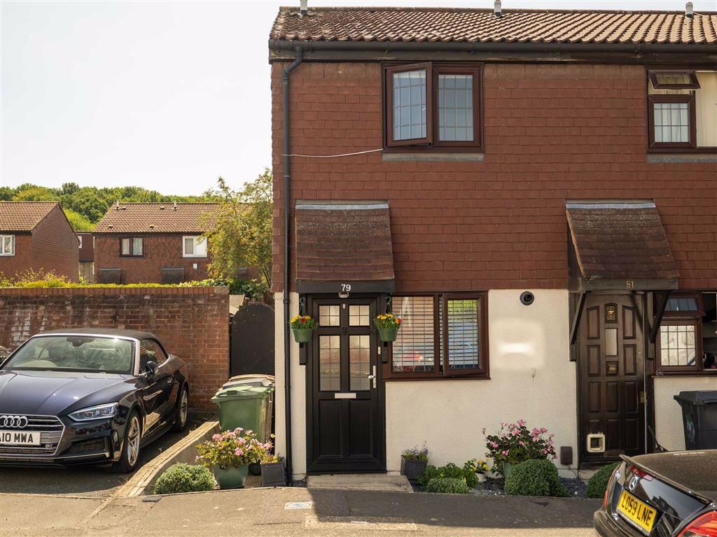 Mapleton Road, Chingford 2 bed end of terrace house £350,000