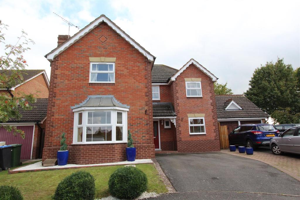 Barkus Close, Southam 4 bed detached house £399,950