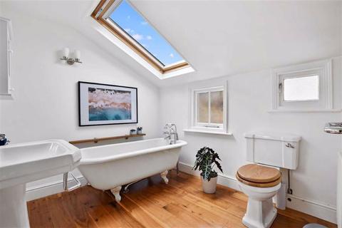 18 Tredown Road, London, SE26 5QH
