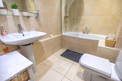 21 Calmore Close, Bournemouth, BH8 0NN