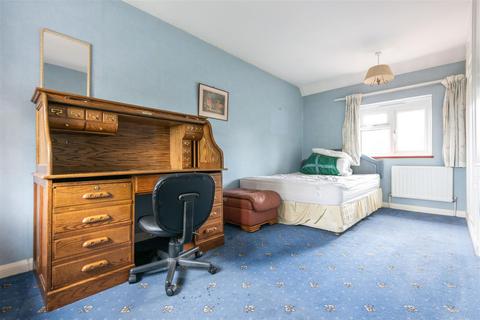 29 Island Farm Road, West Molesey, KT8 2LJ