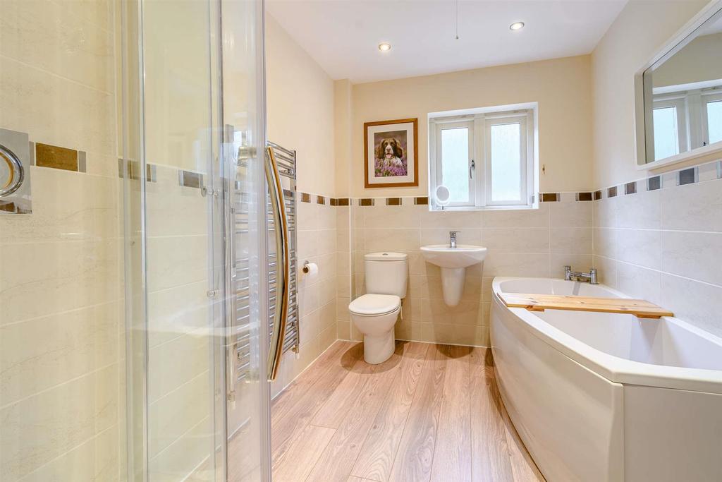 Main Bedroom Ensuite