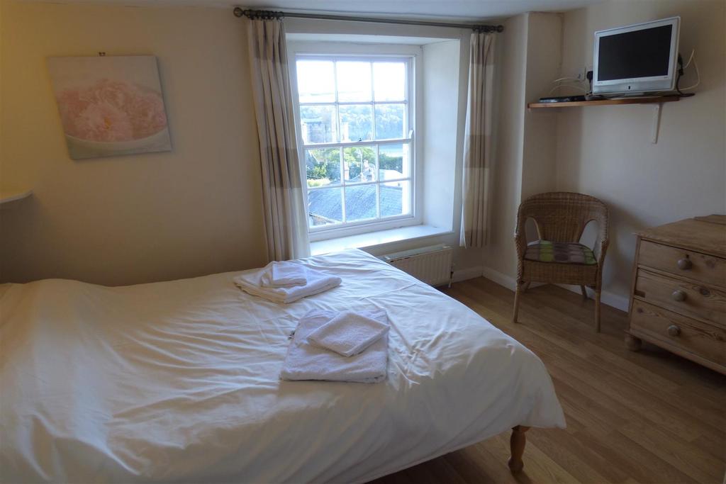 Bed 1.JPG