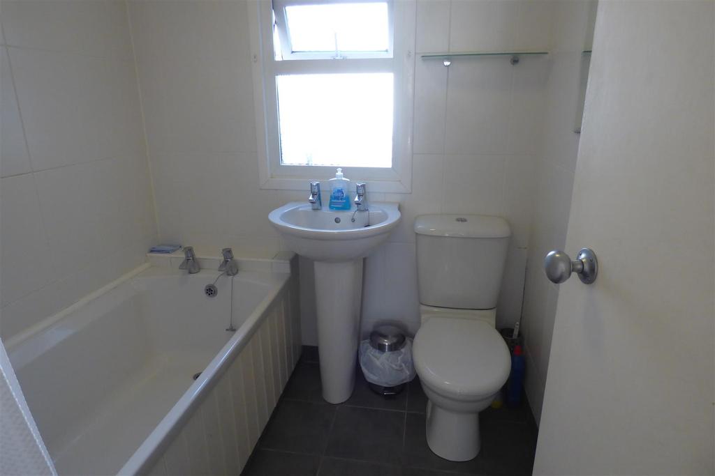 Bathroom.JPG