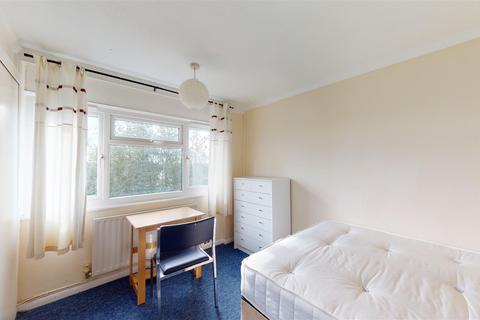 12 Nethersole Close, Canterbury, CT2 7DP
