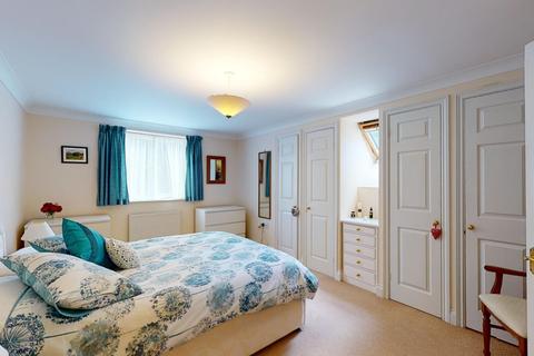 6 Green Meadows, Eythorne, Dover, CT15 4GP