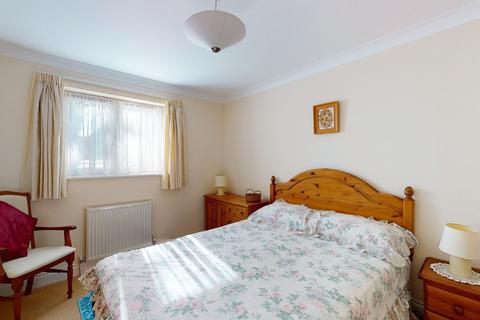 6 Green Meadows, Eythorne, Dover, CT15 4GP