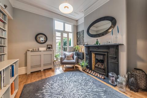 29 Ravenslea Road, London, SW12 8SL