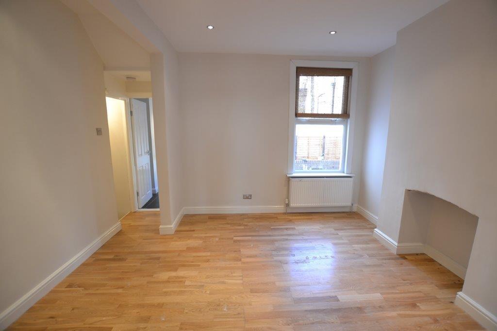 Tylney Road, Bromley, BR1 2 bed £295,000