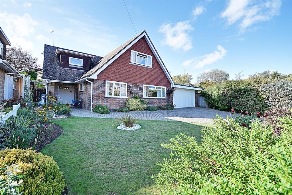 Pages Lane, BexhillOnSea 4 bed detached house £499,000