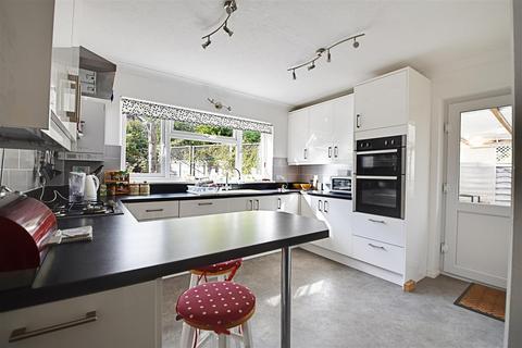 2 Pages Lane, Bexhill-on-sea, TN39 3RD
