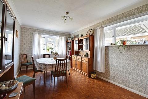 2 Pages Lane, Bexhill-on-sea, TN39 3RD