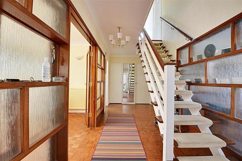 2 Pages Lane, Bexhill-on-sea, TN39 3RD