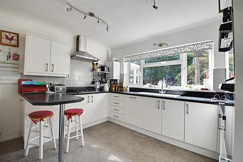 2 Pages Lane, Bexhill-on-sea, TN39 3RD