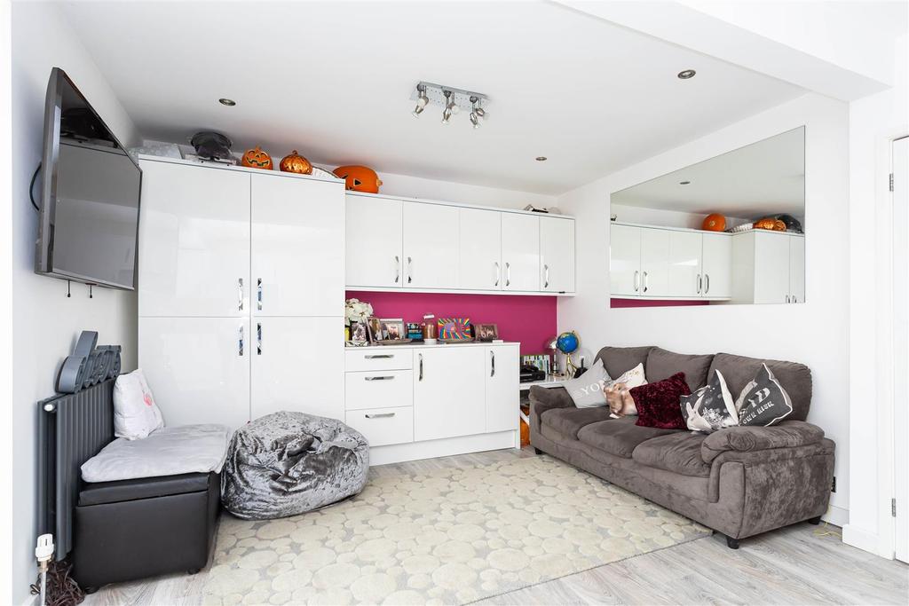12 Tuckers Drive Kitchen-Diner-Family Room (Angle