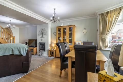 23 Crescent Avenue, Grays, RM17 6AZ