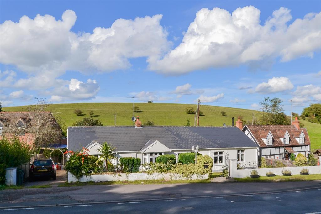 Old Hills, Callow End, Worcester 4 bed detached bungalow £415,000