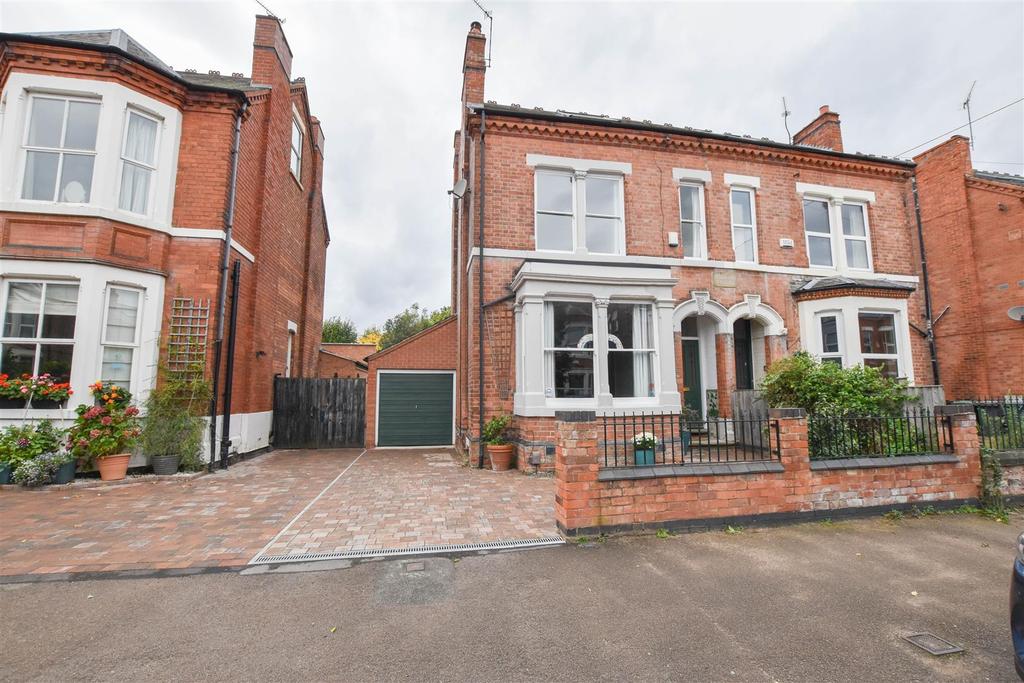 Henry Road, West Bridgford, Nottingham 4 bed semidetached house £590,000