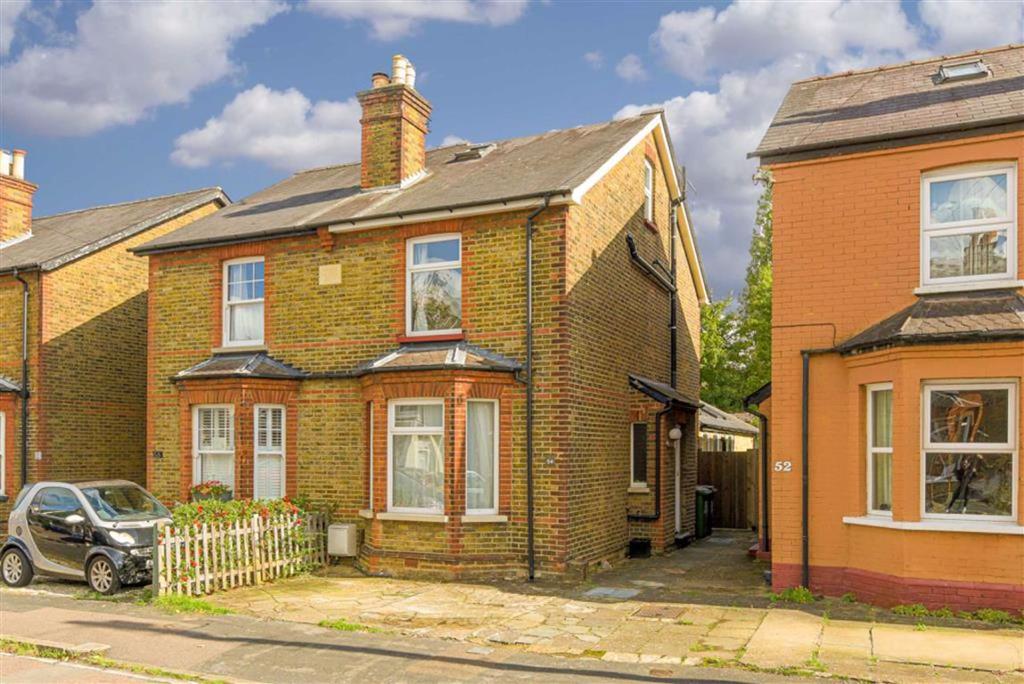 Miles Road, Epsom, Surrey 3 bed semidetached house £625,000