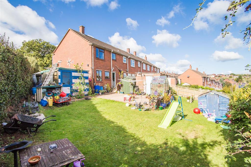 Butt Parks, Crediton 2 bed end of terrace house £160,000