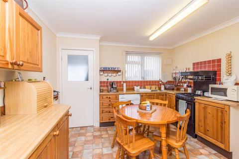 9 Golden Joy, Crediton, EX17 1EA