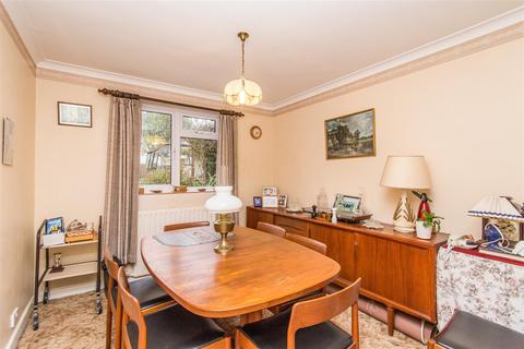 9 Golden Joy, Crediton, EX17 1EA