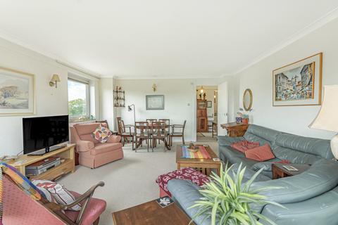 18, Hamble Court, 1 Broom Park, Teddington, TW11 9RW