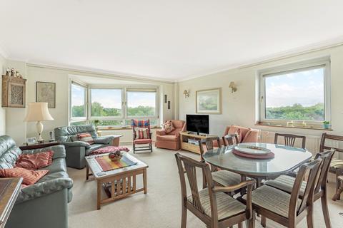 18, Hamble Court, 1 Broom Park, Teddington, TW11 9RW