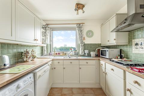 18, Hamble Court, 1 Broom Park, Teddington, TW11 9RW