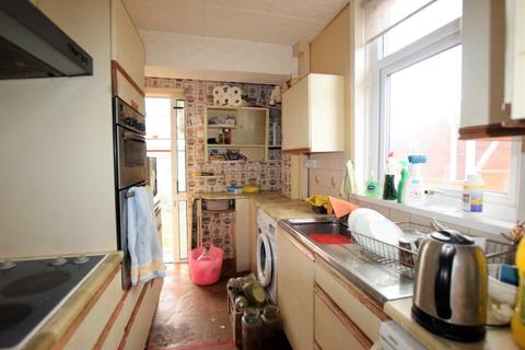 79 Cowick Lane, Exeter, EX2 9HJ