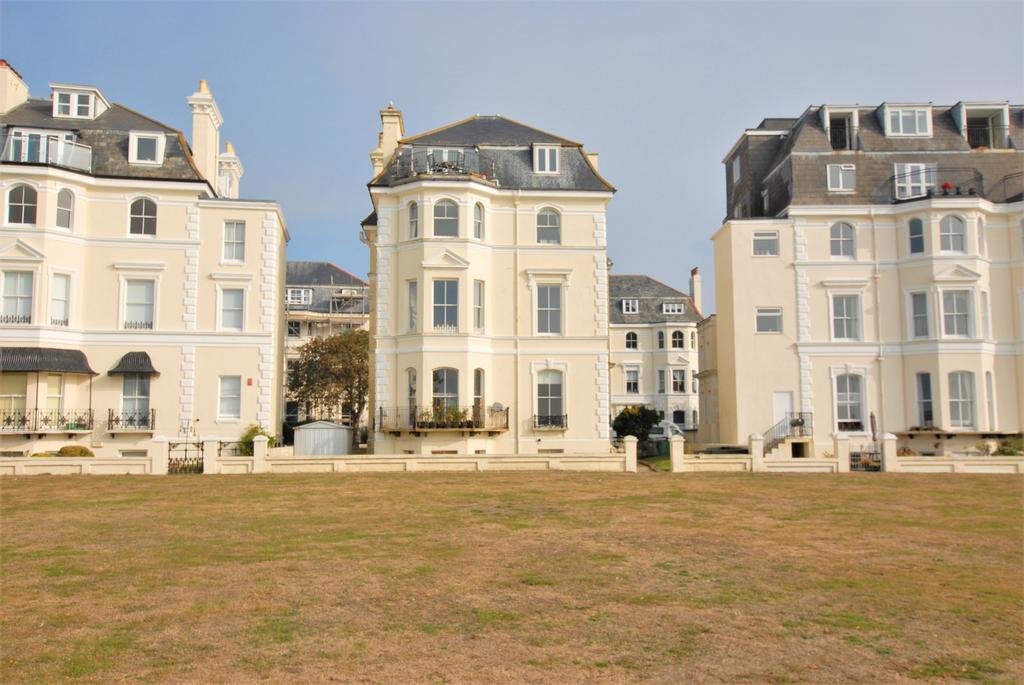 Clifton Crescent, Folkestone, CT20 3 bed apartment £475,000
