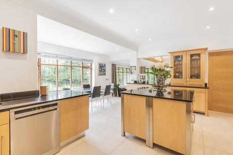 Ormonde Glendene Avenue, East Horsley, Leatherhead, KT24 5AY