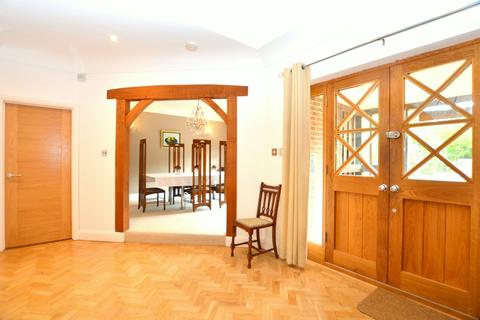 Ormonde Glendene Avenue, East Horsley, Leatherhead, KT24 5AY