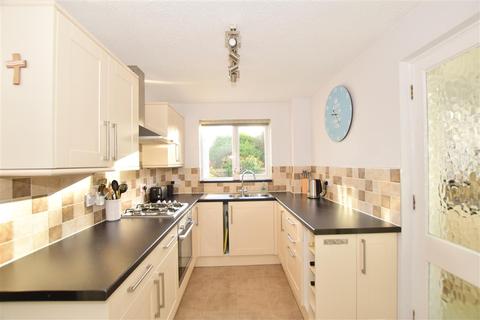 5 Windsor Close, Southwater, Horsham, RH13 9XH