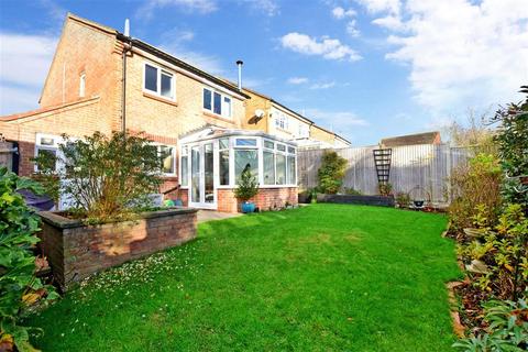 5 Windsor Close, Southwater, Horsham, RH13 9XH