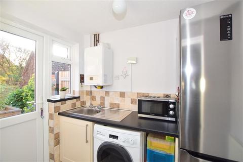 5 Windsor Close, Southwater, Horsham, RH13 9XH