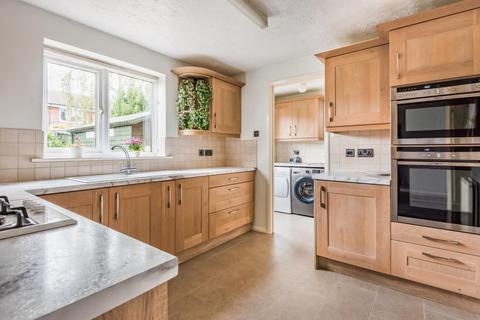 26 Wychwood Close, Sunbury-on-thames, TW16 7RF