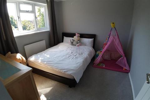 6 Windsor Close, Southwater, Horsham, RH13 9XH